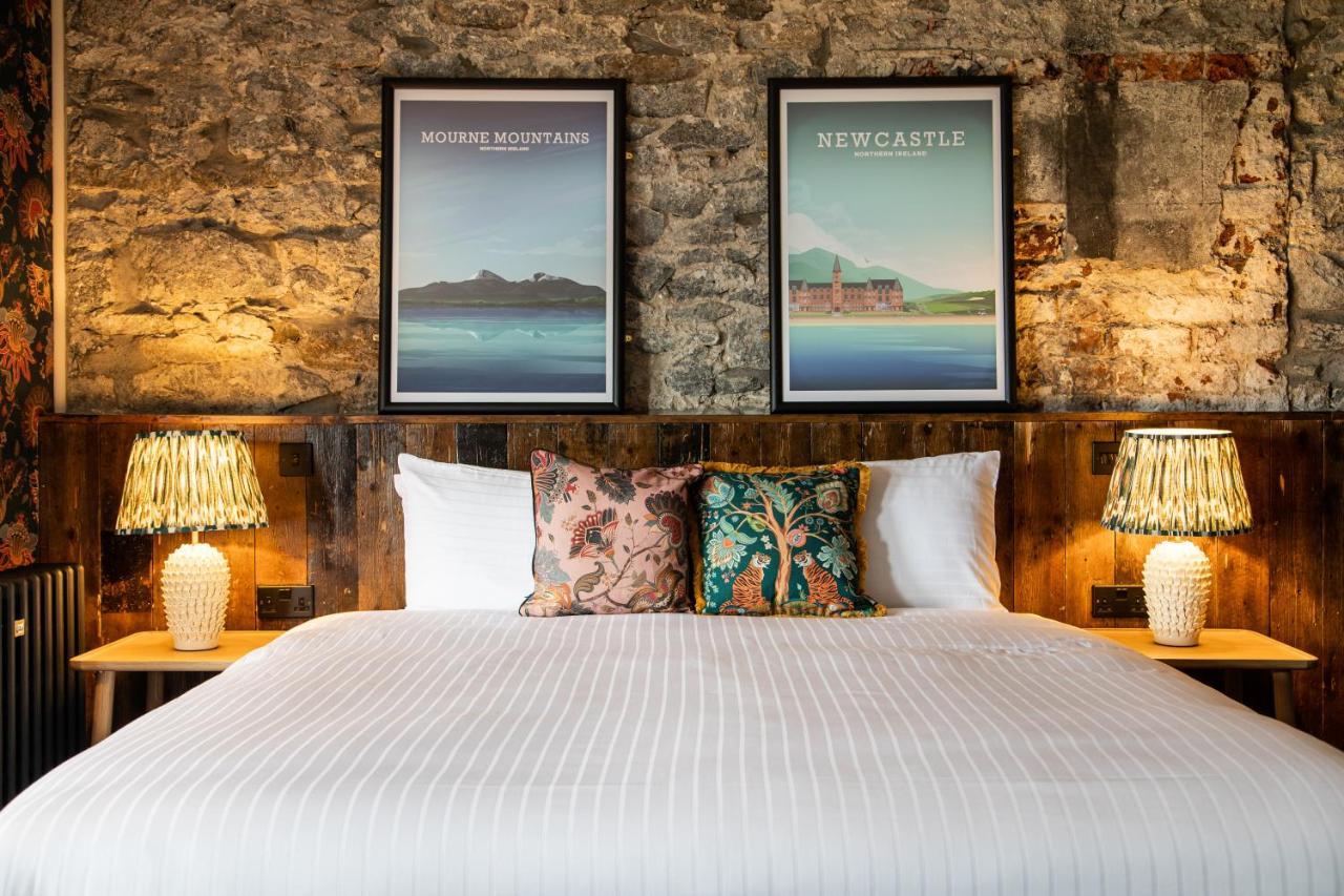 Avoca Hotel *